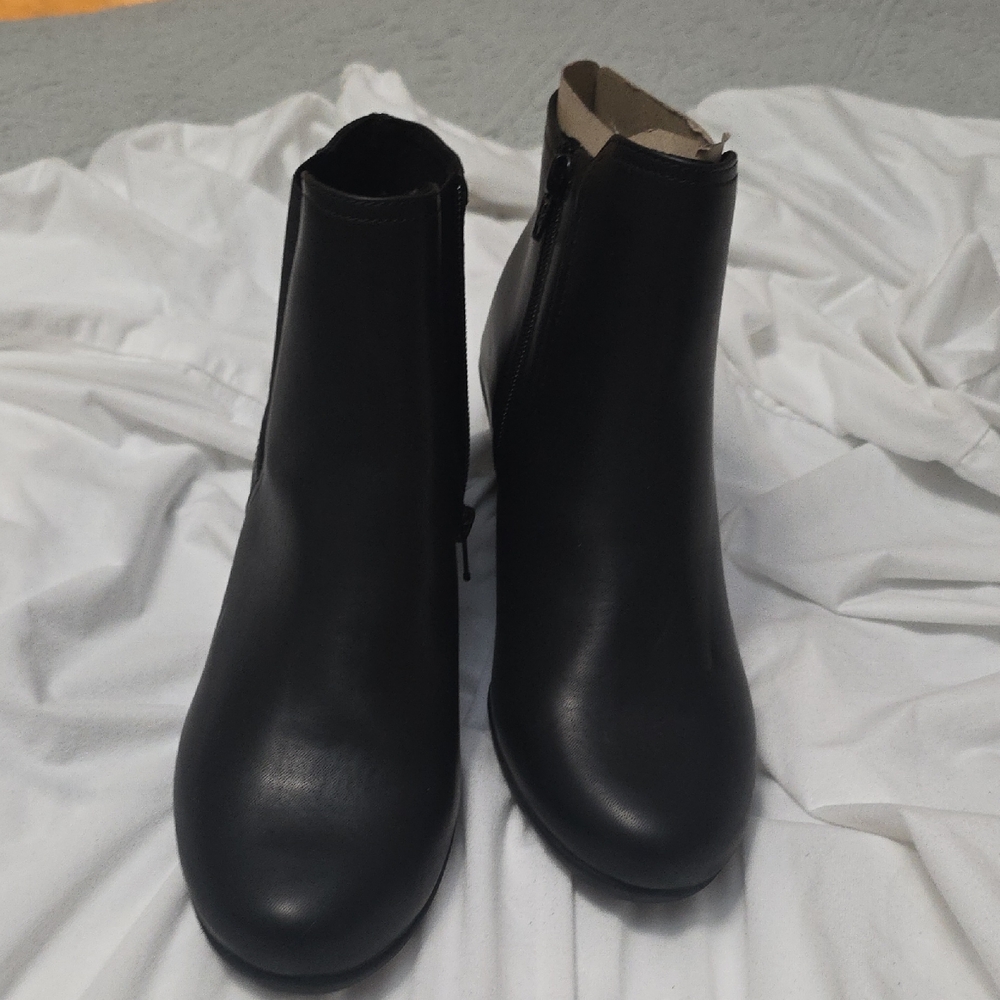 Easy Spirit Black Ankle Booties